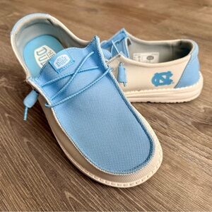 Hey Dude NCAA North Carolina Tar Heels women’s shoes
